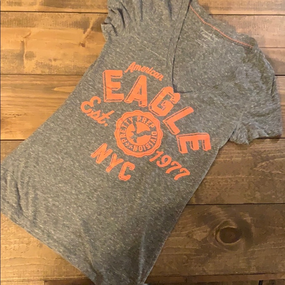 American Eagle V Neck ss Tee